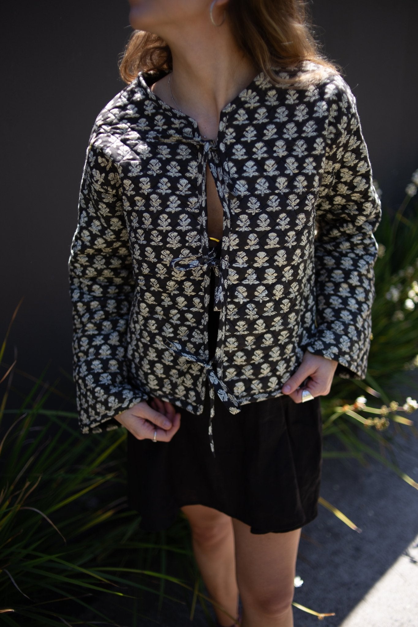 Chaqueta Block & Velvet - Vista Frontal cerrada lado algodón espampado