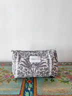 Neceser acolchado con motivos florales en gris y blanco - Talla M