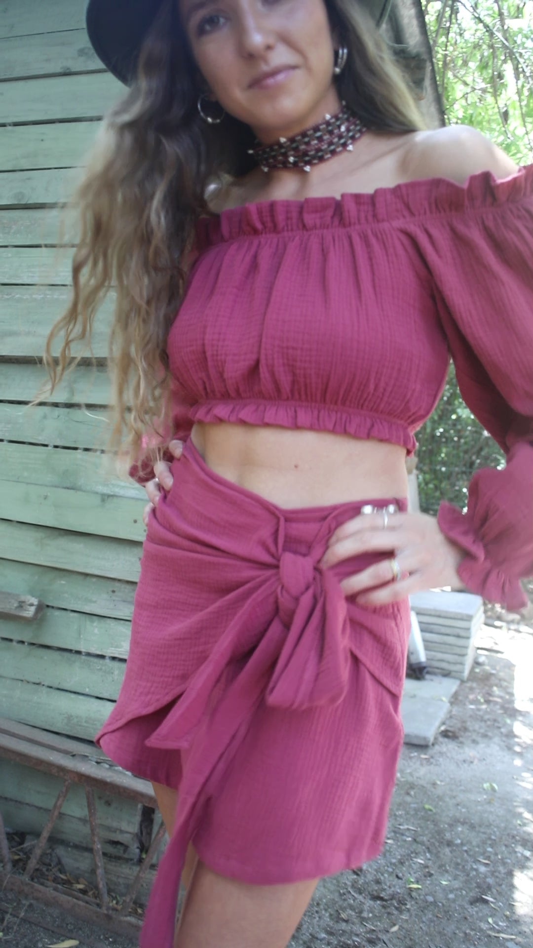 Video conjunto burdeo de muselina